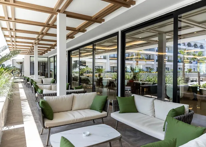 Fafa Aqua Palace & Golem (Tirana)