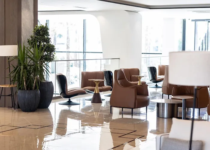 Fafa Aqua Palace & 5* Golem (Tirana)