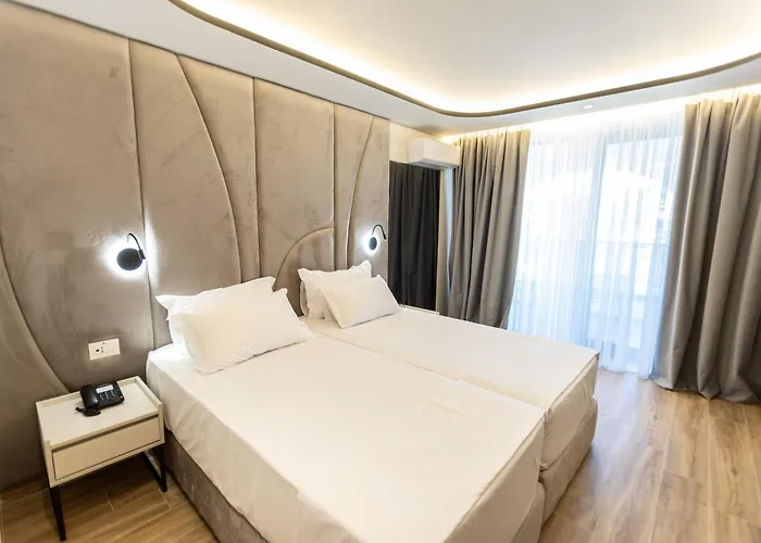 Fafa Aqua Palace & Golem (Tirana)