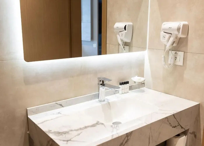 Fafa Aqua Palace & ホテル