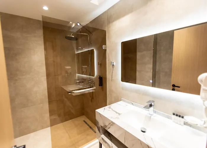 Fafa Aqua Palace & ゴーレム