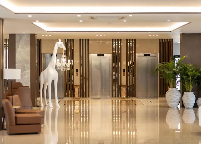 Fafa Aqua Palace & 5* Golem (Tirana)