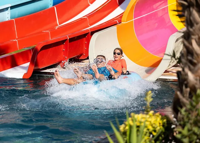 ホテル Fafa Aqua Palace & ゴーレム